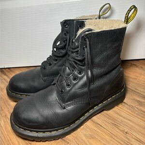Dr. Martens - Black Winter Outdoor Leather Women’s Boots in Size 41